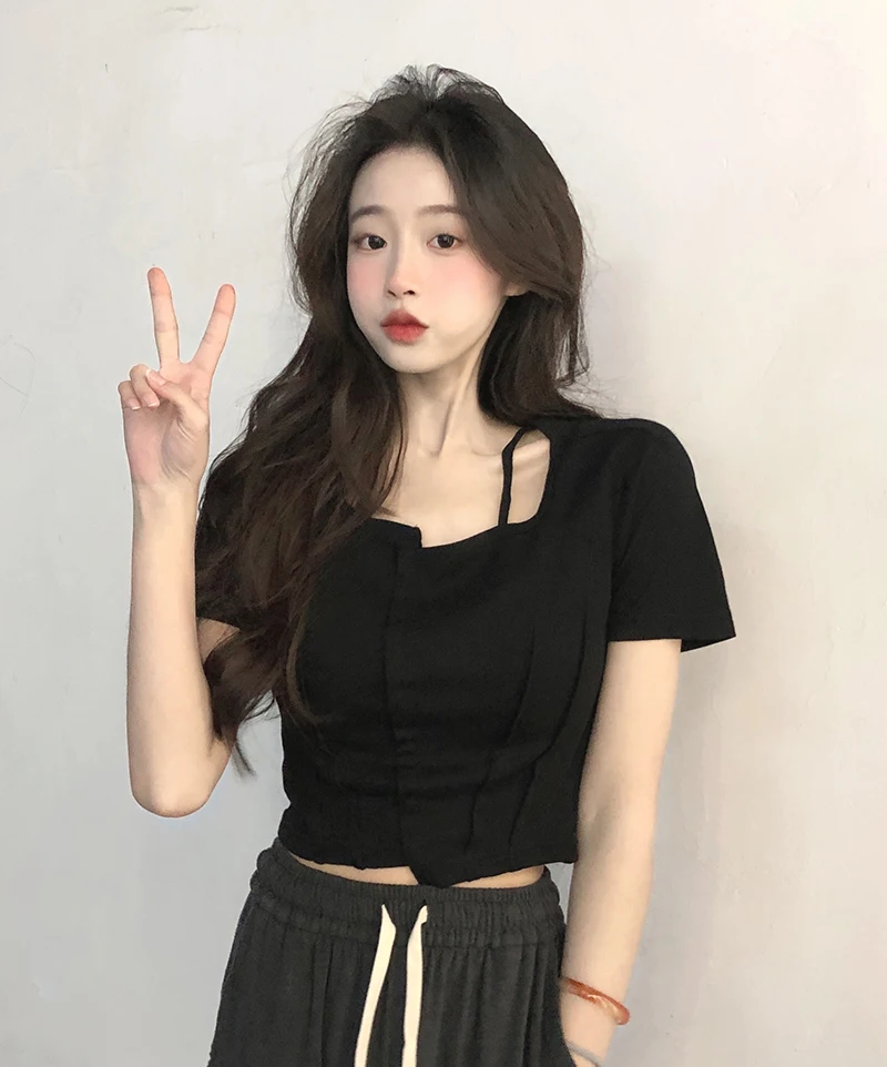Short sleeve T-shirt women's summer 2022 new clothes Korean design sense of minority slim sexy girls short top ins fashion
Short sleeve T-shirt women's summer 2022 new clothes Korean design sense of minority slim sexy girls short top ins fashion