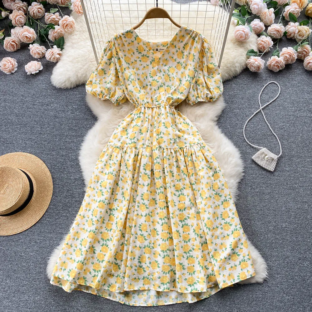 2022 Summer New Gentle French V-neck Bubble Sleeve Temperament A-line Dress summer dress
2022 Summer New Gentle French V-neck Bubble Sleeve Temperament A-line Dress summer dress