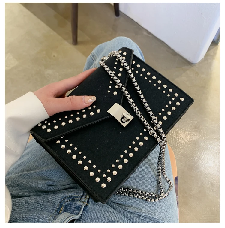 Scrub Leather Small Shoulder Messenger Bags For Women 2022 Chain Rivet Lock Crossbody Bag Female Fashion Small Handbags
Scrub Leather Small Shoulder Messenger Bags For Women 2022 Chain Rivet Lock Crossbody Bag Female Fashion Small Handbags