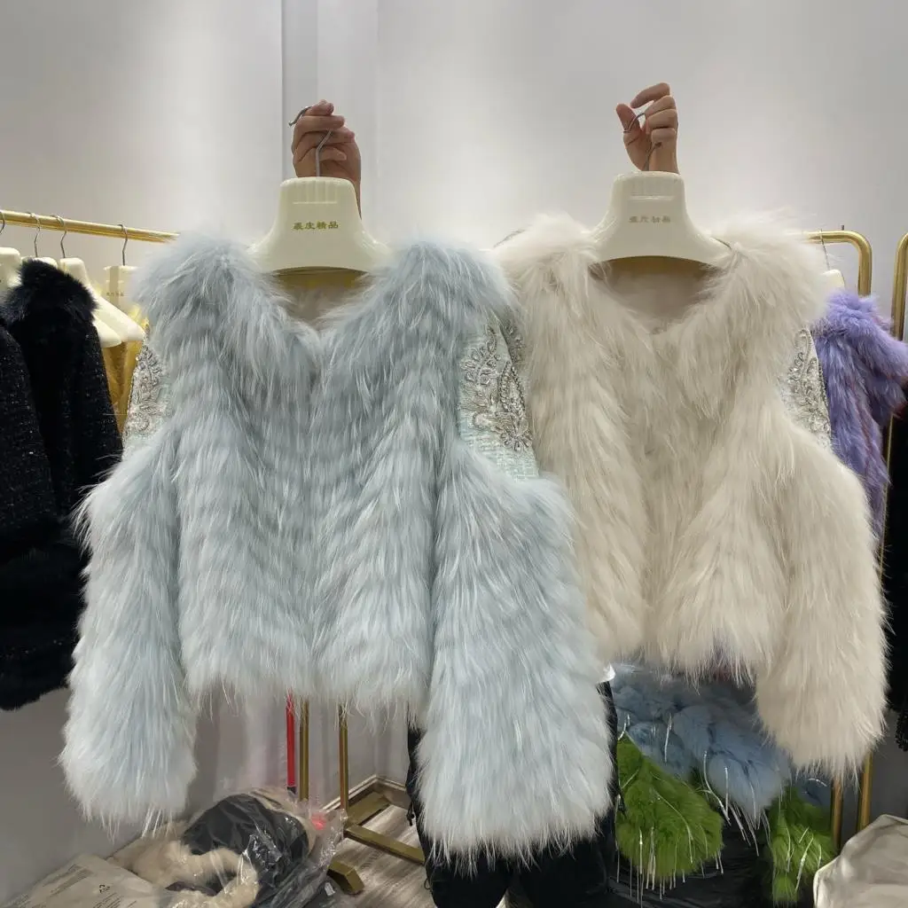 2022 New Real Fur Coat Young Women Fashion Beautiful Bling Beaded Short Fox Fur Overcoat For Autumn Winter Raccoon Fur Outerwear
2022 New Real Fur Coat Young Women Fashion Beautiful Bling Beaded Short Fox Fur Overcoat For Autumn Winter Raccoon Fur Outerwear