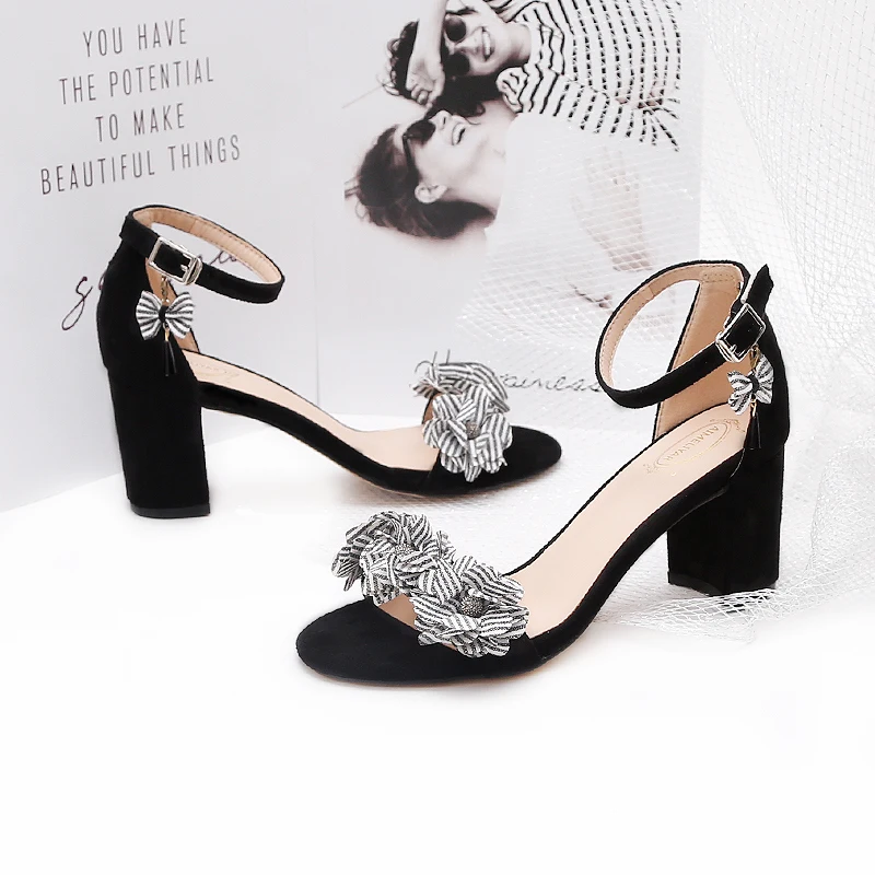 Fairy Low and Medium Heels Open Toe One Line Buckle Thick Heel Spring and Summer Sandals Black Student Size 3133 Plaid Flower
Fairy Low and Medium Heels Open Toe One Line Buckle Thick Heel Spring and Summer Sandals Black Student Size 3133 Plaid Flower
