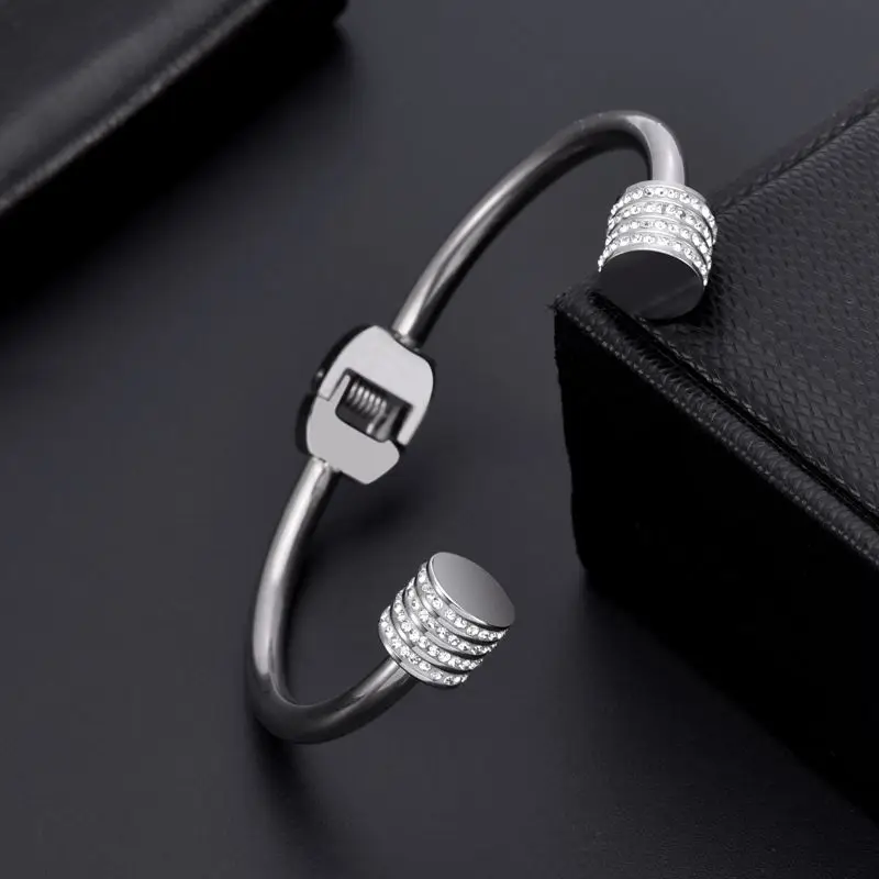 New Fashion Stainless Steel Open Men Women Cuff Crystal Bangles Classic Mesh Surface Charm OL Bracelets Jewelry Gift 
New Fashion Stainless Steel Open Men Women Cuff Crystal Bangles Classic Mesh Surface Charm OL Bracelets Jewelry Gift