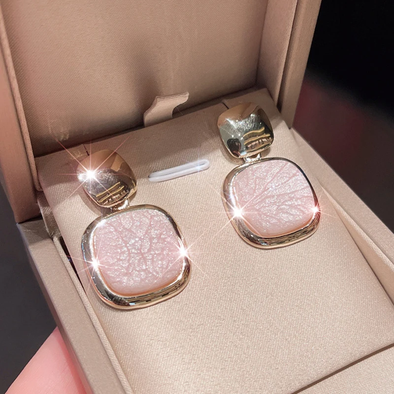 14k Real Gold Crack Crystal Women Earring Temperement Shine High Quality Stud Earrings Charm Jewelry Brincos Bijoux Pendant
14k Real Gold Crack Crystal Women Earring Temperement Shine High Quality Stud Earrings Charm Jewelry Brincos Bijoux Pendant