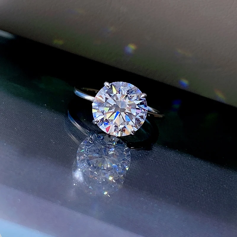 New S925 Sterling Silver Four Prong Ring Round Wedding Diamond Ring Female 5A Zircon Factory Wholesale
New S925 Sterling Silver Four Prong Ring Round Wedding Diamond Ring Female 5A Zircon Factory Wholesale