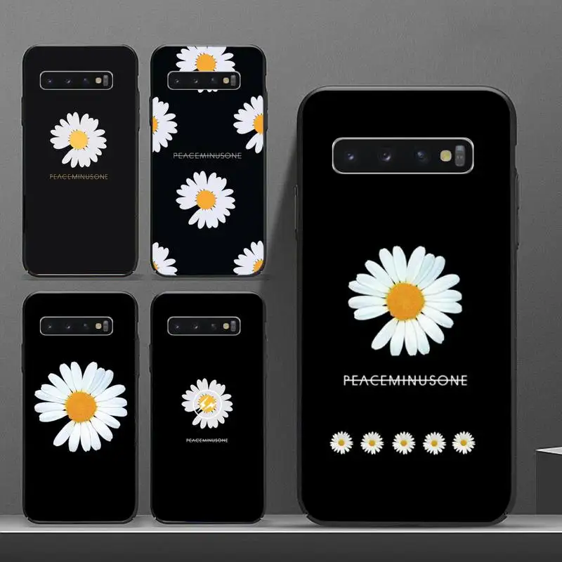 Black White Flower Daisy Phone Case For Samsung galaxy S 8 9 10 20 21 30 A 30 50 51 70 note 10 plus Ultra 5g
Black White Flower Daisy Phone Case For Samsung galaxy S 8 9 10 20 21 30 A 30 50 51 70 note 10 plus Ultra 5g