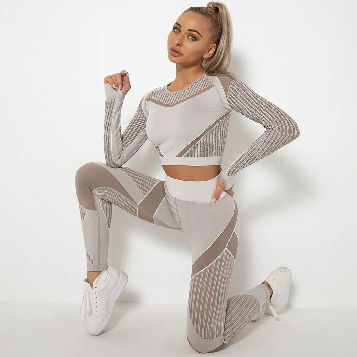 Hollow Out Seamless Yoga Set Women Long Sleeves Two Piece Set High Waist Leggings Workout Gym Suit Fitness Sport Outfits F06
Hollow Out Seamless Yoga Set Women Long Sleeves Two Piece Set High Waist Leggings Workout Gym Suit Fitness Sport Outfits F06