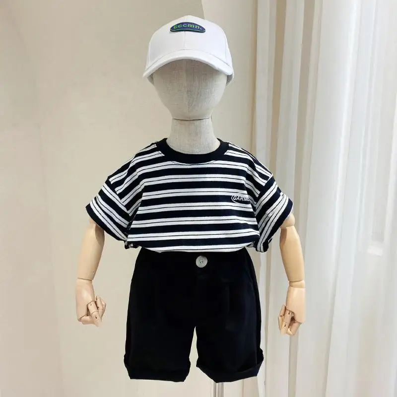 Boys' summer clothes 2022 new western style suit children's baby little children striped T-shirt casual shorts suit tide
Boys' summer clothes 2022 new western style suit children's baby little children striped T-shirt casual shorts suit tide
