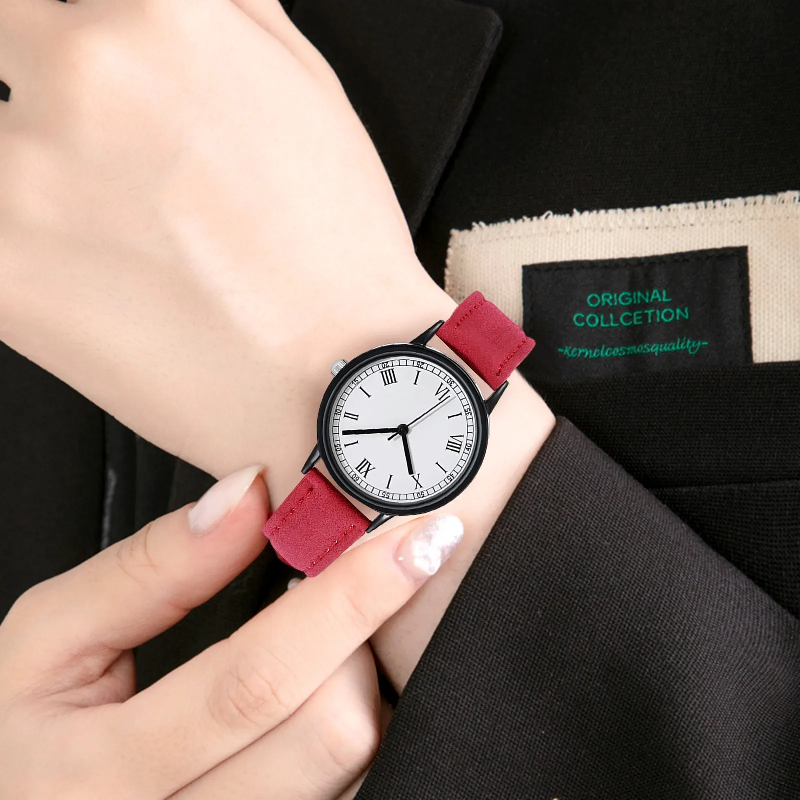 Quartz Ladies Wristwatches 2022 New Leather Strap Women Clock Simple Retro Roman Numerals Dial Montre Femme
Quartz Ladies Wristwatches 2022 New Leather Strap Women Clock Simple Retro Roman Numerals Dial Montre Femme