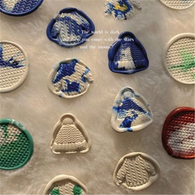 Moon Sweater Yarn Wax Seal Stamp DIY Dragon Scale Winter Hat Stamps Sealing Seals Postage Wedding Envelope Card Hobby Craft
Moon Sweater Yarn Wax Seal Stamp DIY Dragon Scale Winter Hat Stamps Sealing Seals Postage Wedding Envelope Card Hobby Craft