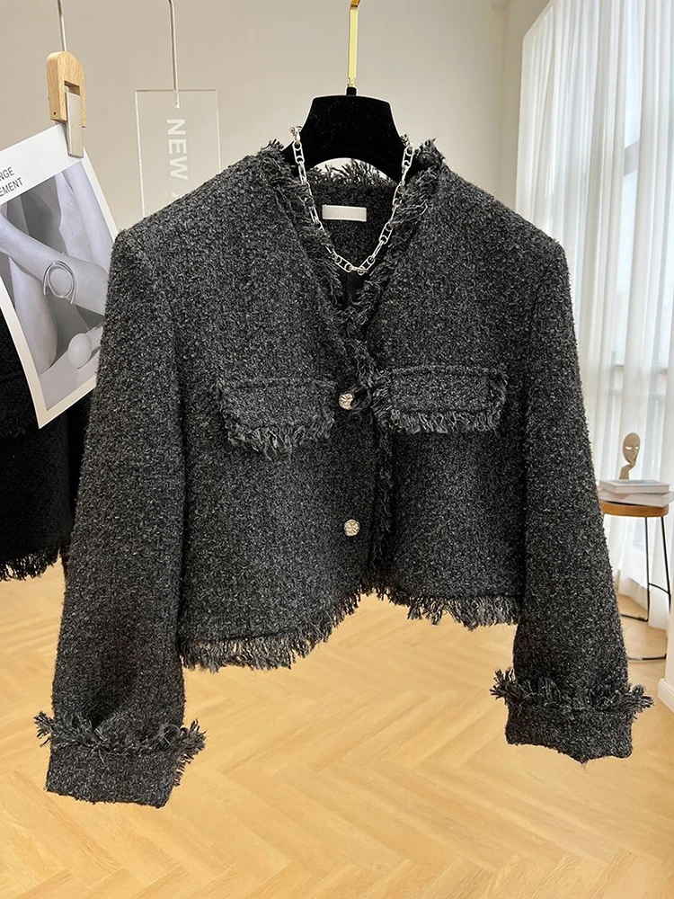 KBAT 2023 Spring Vintage Tassels Tweed Jacket Women V Neck Small Fragrance Coat Fashion Short Coat Casual Female Outwear
KBAT 2023 Spring Vintage Tassels Tweed Jacket Women V Neck Small Fragrance Coat Fashion Short Coat Casual Female Outwear
