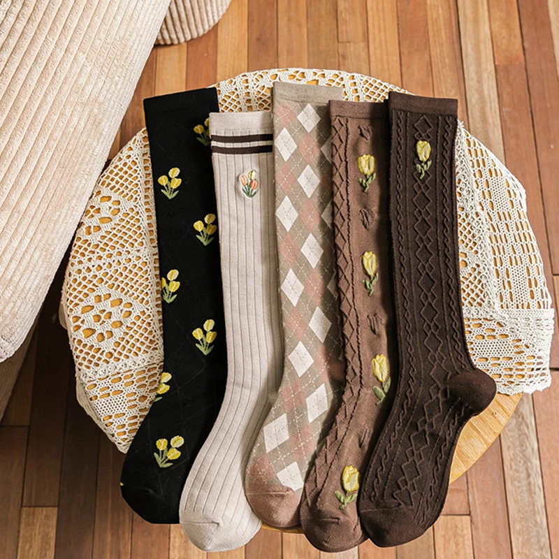 Women Stripe Jacquard Calf Socks Breathable Long Socks Stocking Personality Flower Embroidery Pile Socks Knee Thermal Stockings
Women Stripe Jacquard Calf Socks Breathable Long Socks Stocking Personality Flower Embroidery Pile Socks Knee Thermal Stockings