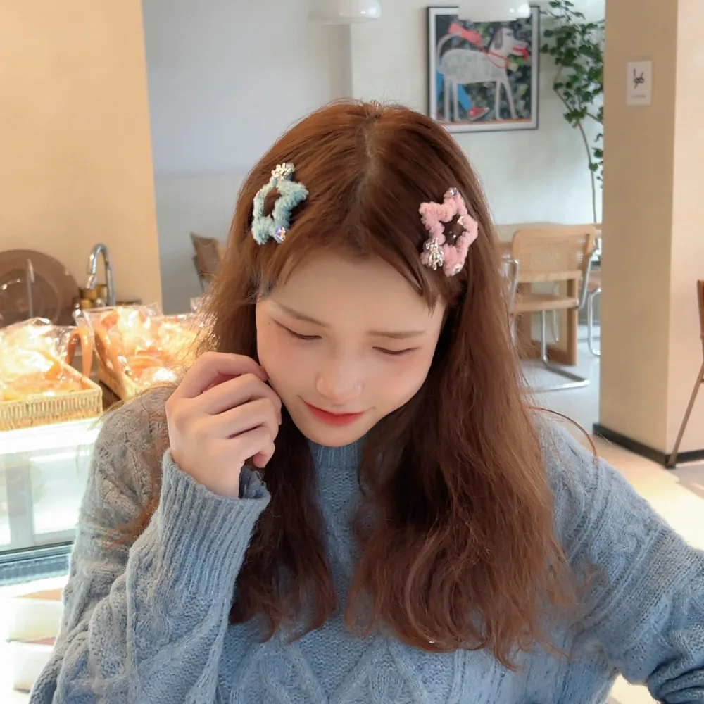 Temperament Plush Headdress Bear Autumn and winter Women Hair Clip Star Hairpin Hair Accessories Korean Style Side Clip
Temperament Plush Headdress Bear Autumn and winter Women Hair Clip Star Hairpin Hair Accessories Korean Style Side Clip
