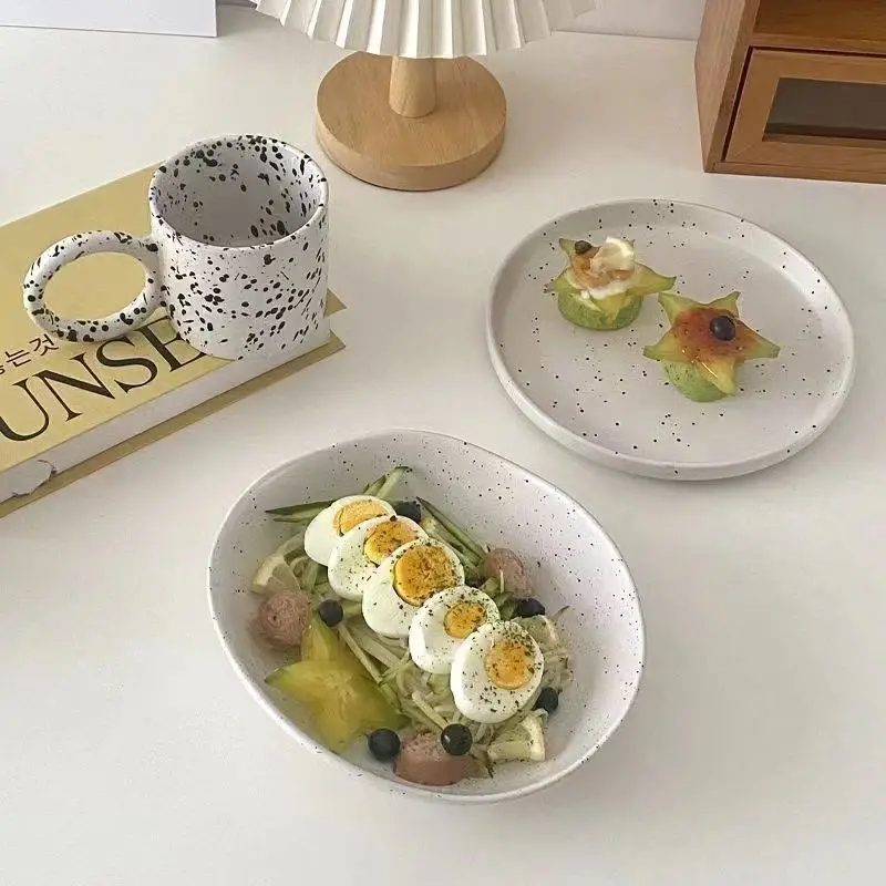 

Керамическая тарелка неправильной формы в скандинавском стиле, тарелки с чернилами, декоративный поднос для фруктов и салата, семейная тар...