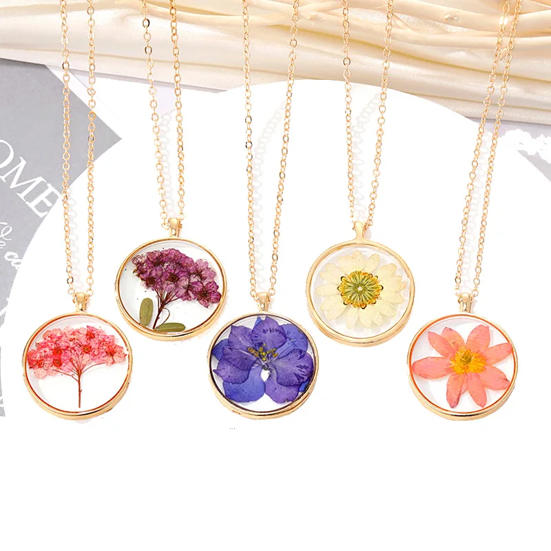 Vintage Creative Circular Resin Dry Flower Necklace Simple Fashion Colorful Eternal Flower Pendant Neck Chain New Romantic Gift
Vintage Creative Circular Resin Dry Flower Necklace Simple Fashion Colorful Eternal Flower Pendant Neck Chain New Romantic Gift