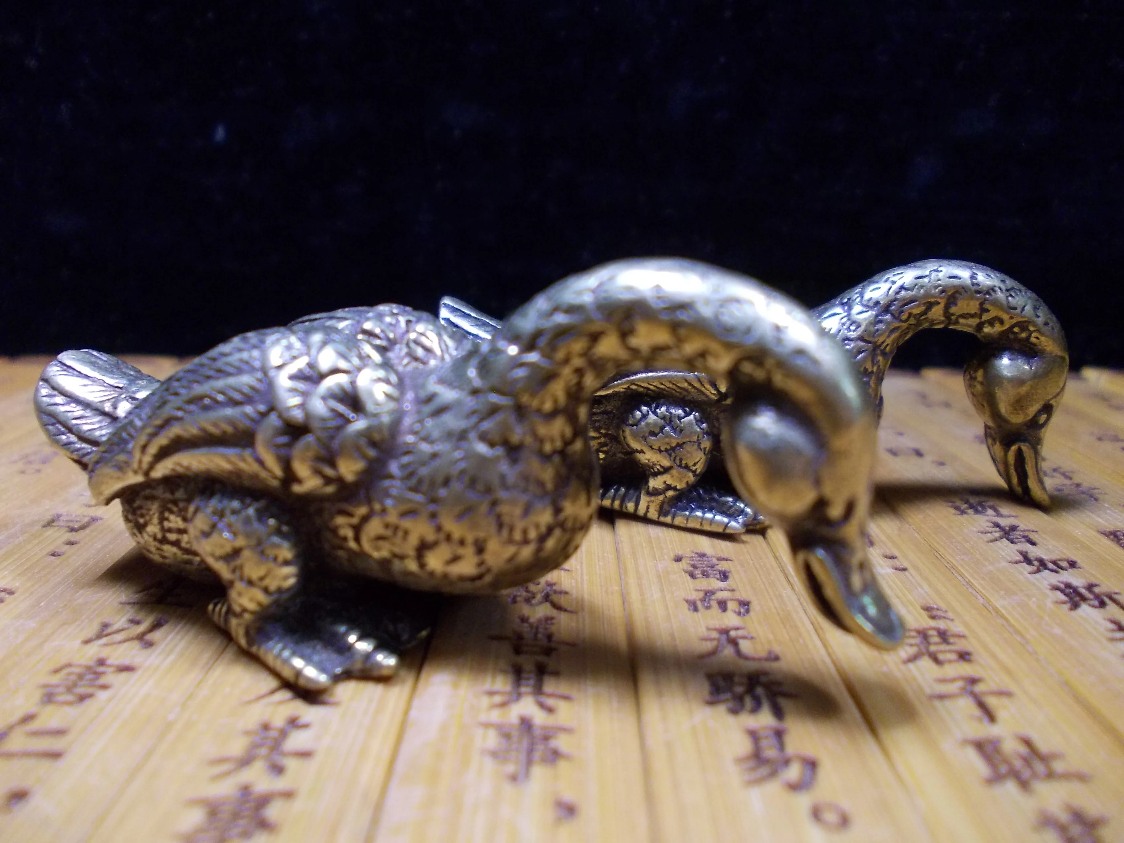 2 шт./партия, латунные статуи насекомых
2 шт./партия, латунные статуи насекомых