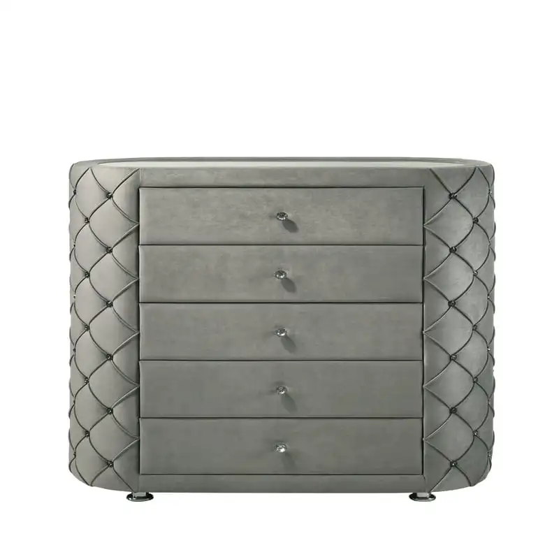 Chest in Gray Velvet
Chest in Gray Velvet