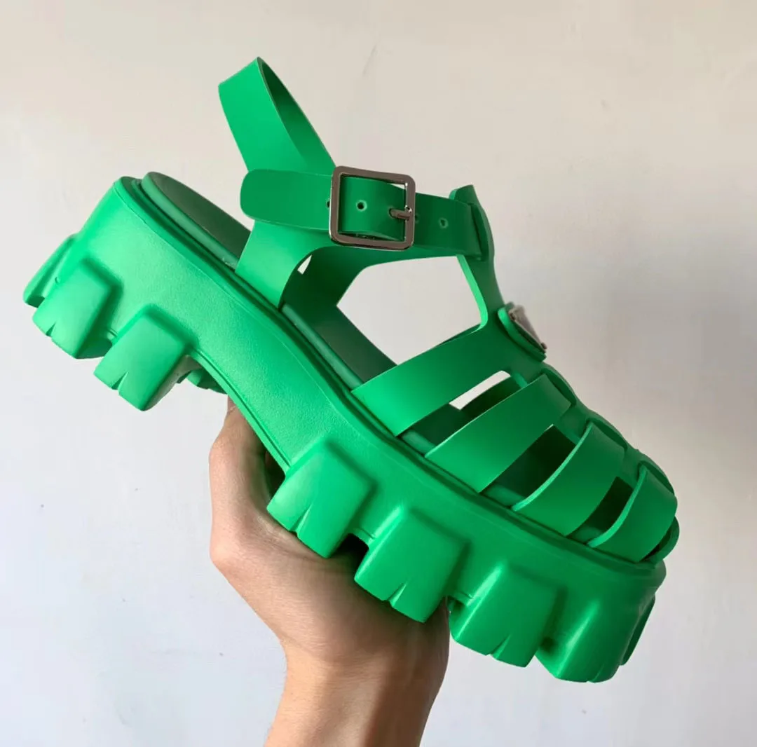 Retro solid color round toe Sandals women summer gladiator thick sole leisure vacation beach shoes 2022
Retro solid color round toe Sandals women summer gladiator thick sole leisure vacation beach shoes 2022