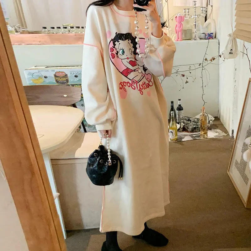 Clothland Women Cute Carton Print Sweatshirt Dress O Neck Long Sleeve Straight White Casual Midi Dresses Vestido QB707
Clothland Women Cute Carton Print Sweatshirt Dress O Neck Long Sleeve Straight White Casual Midi Dresses Vestido QB707