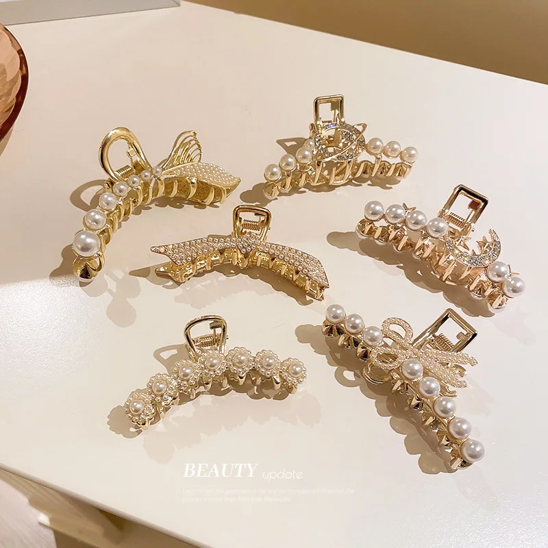 Korean Pearl Flower Hairpin Simple Fashion Design Sense Temperament Grip Clip High Sense Personality Trendy Hair Ornament Female
Korean Pearl Flower Hairpin Simple Fashion Design Sense Temperament Grip Clip High Sense Personality Trendy Hair Ornament Female