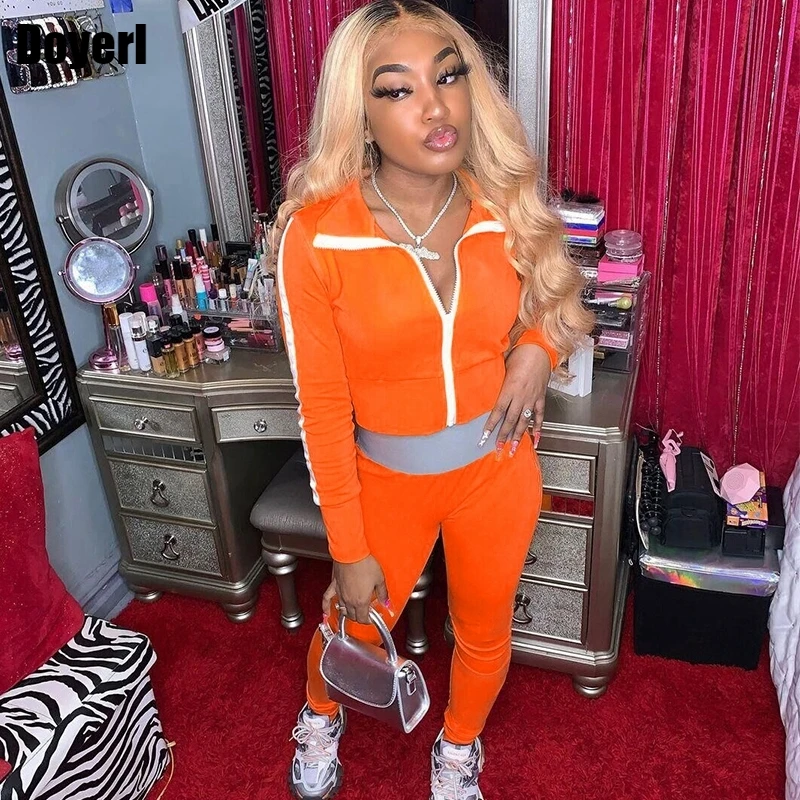 Autumn Tracksuit Women Sportwear Suit Ladies Jacket Crop Top and Side Zipper Sweat Pants Two Piece Joggers Women Set Wholesale 
Autumn Tracksuit Women Sportwear Suit Ladies Jacket Crop Top and Side Zipper Sweat Pants Two Piece Joggers Women Set Wholesale