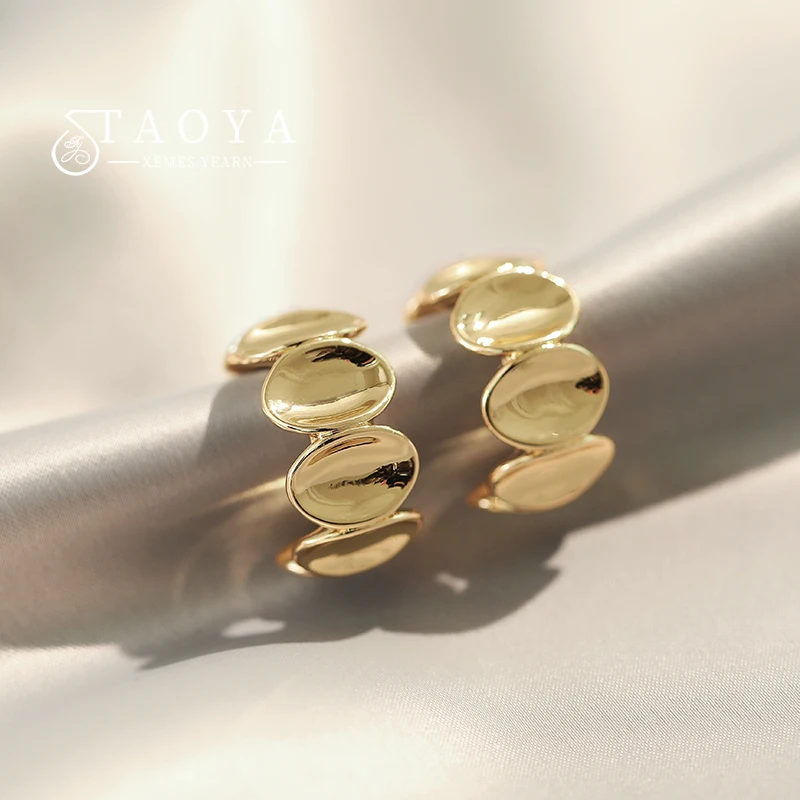 European and American Retro Fashion Oval Metal Round C-shaped Earrings Simple Accessories For Womens 2023 Fashion Jewelry Party
European and American Retro Fashion Oval Metal Round C-shaped Earrings Simple Accessories For Womens 2023 Fashion Jewelry Party