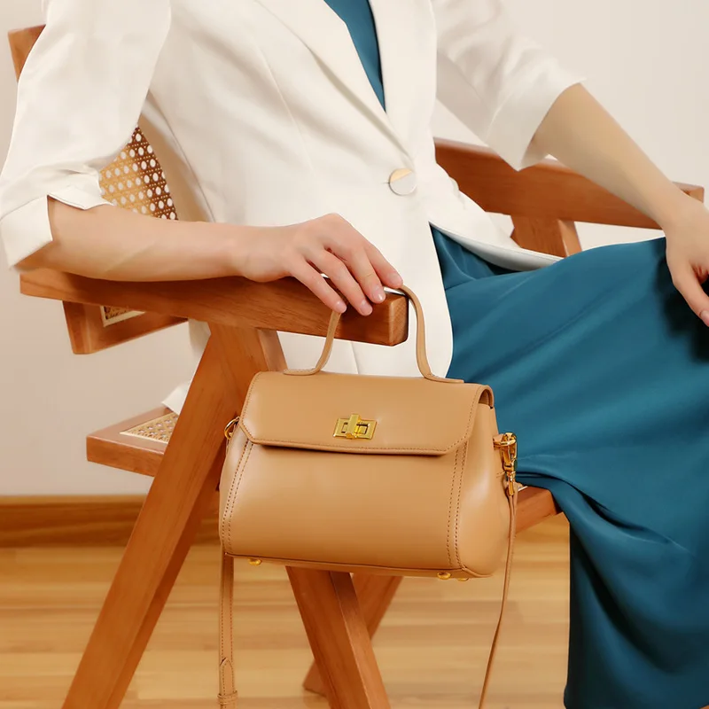 BRIGGS Genuine Leather Women Handbag Tote Fashion Female Leisure Large Capacity Crossbody Handbag Lady Shoulder Messenger Bags
BRIGGS Genuine Leather Women Handbag Tote Fashion Female Leisure Large Capacity Crossbody Handbag Lady Shoulder Messenger Bags