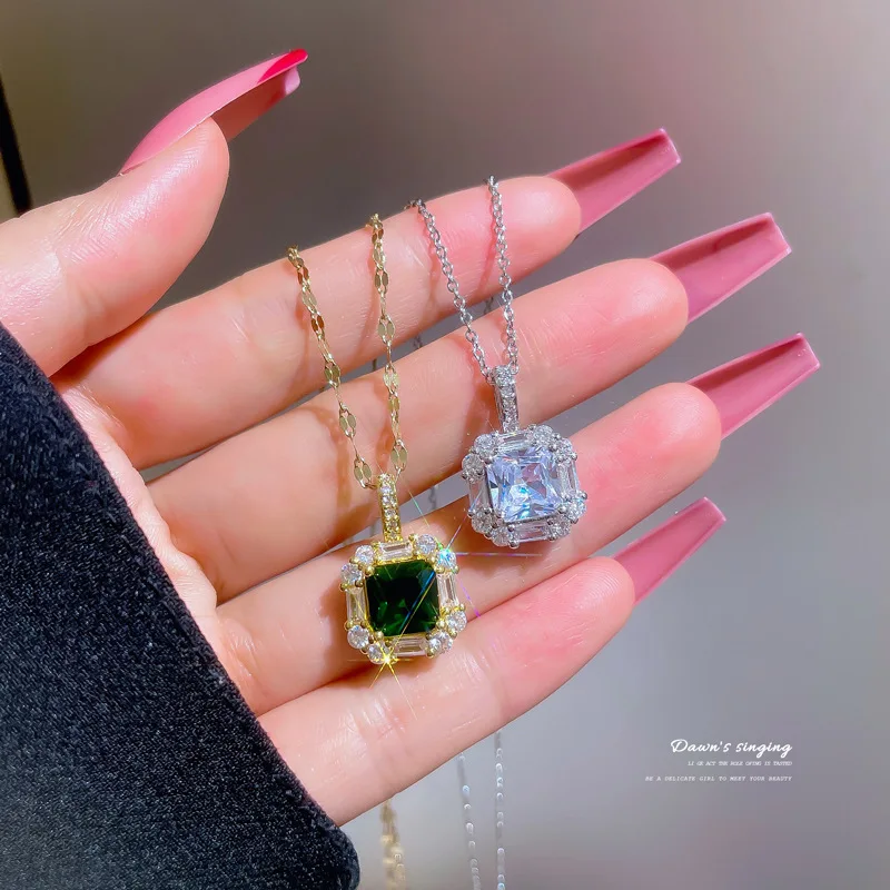 Titanium Steel Square Zircon Green White Diamond Pendant Necklace for Women Wedding Party Light Luxury Jewelry Accessory TRENDY
Titanium Steel Square Zircon Green White Diamond Pendant Necklace for Women Wedding Party Light Luxury Jewelry Accessory TRENDY