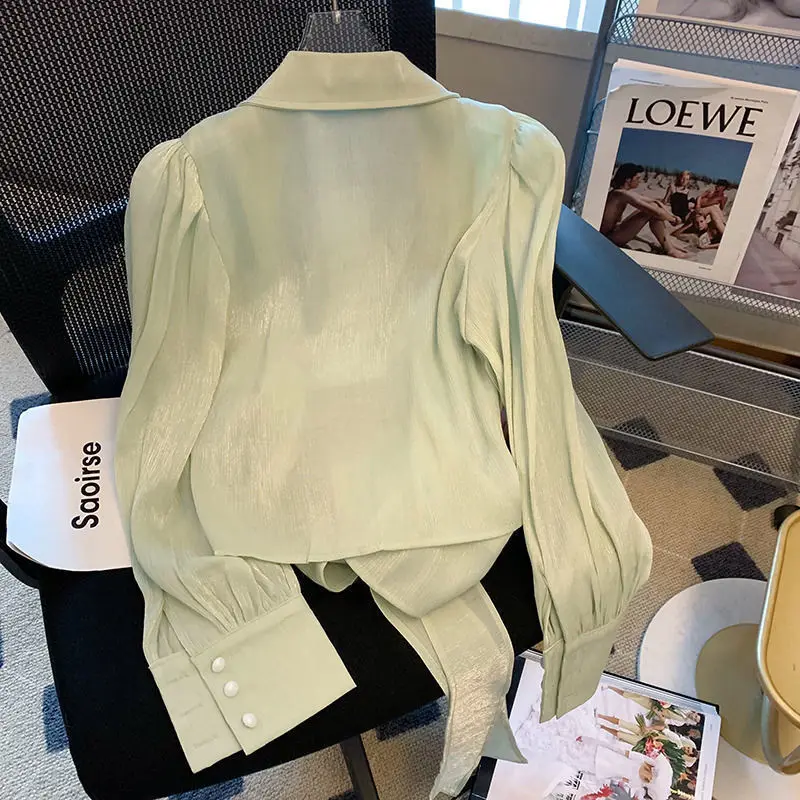 Women Blouses Spring Shirts Solid Pleated V-neck Slim Short Style Sexy Corset Tops Elegant Korean All-match A154
Women Blouses Spring Shirts Solid Pleated V-neck Slim Short Style Sexy Corset Tops Elegant Korean All-match A154