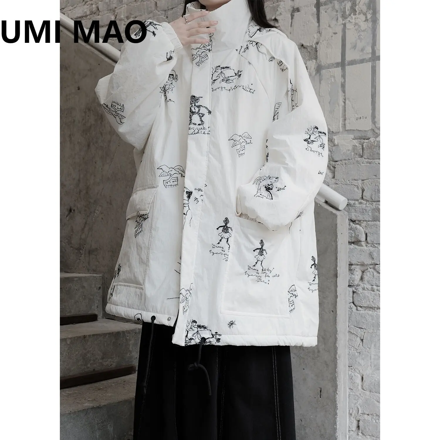 Темная нишевая дизайнерская шерстяная плюшевая теплая зимняя куртка с капюшоном и воротником-стойкой UMI MAO Yamamoto
Темная нишевая дизайнерская шерстяная плюшевая теплая зимняя куртка с капюшоном и воротником-стойкой UMI MAO Yamamoto