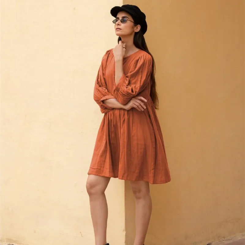 Fashionable And Comfortable Spring/Summer Strap Pleated Loose Lantern Sleeves Short Elegant Solid Color Women's Dresses
Fashionable And Comfortable Spring/Summer Strap Pleated Loose Lantern Sleeves Short Elegant Solid Color Women's Dresses