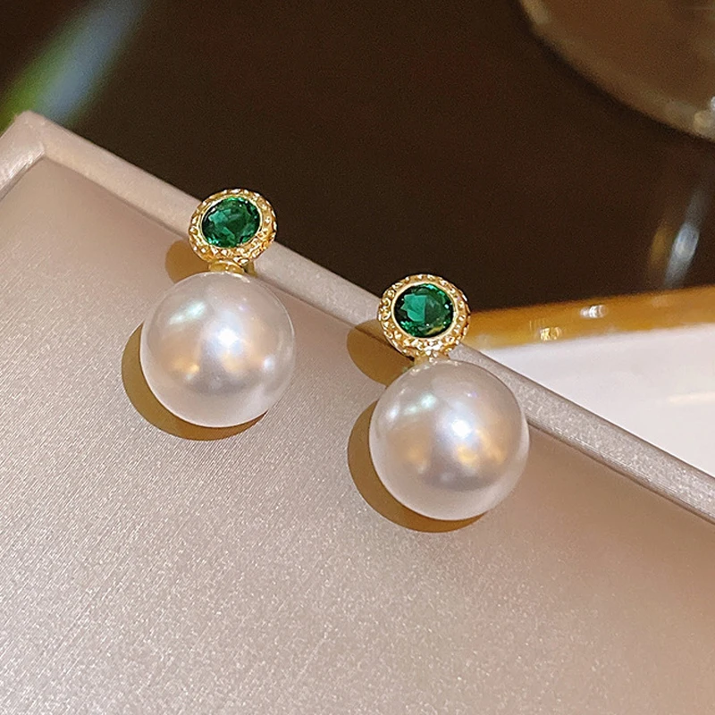 

2023 New Cute Pearl Studs Hoop Earrings for Women Green Color Eardrop Minimalist Tiny Huggies Hoops Wedding Fashion Jewelry Gift