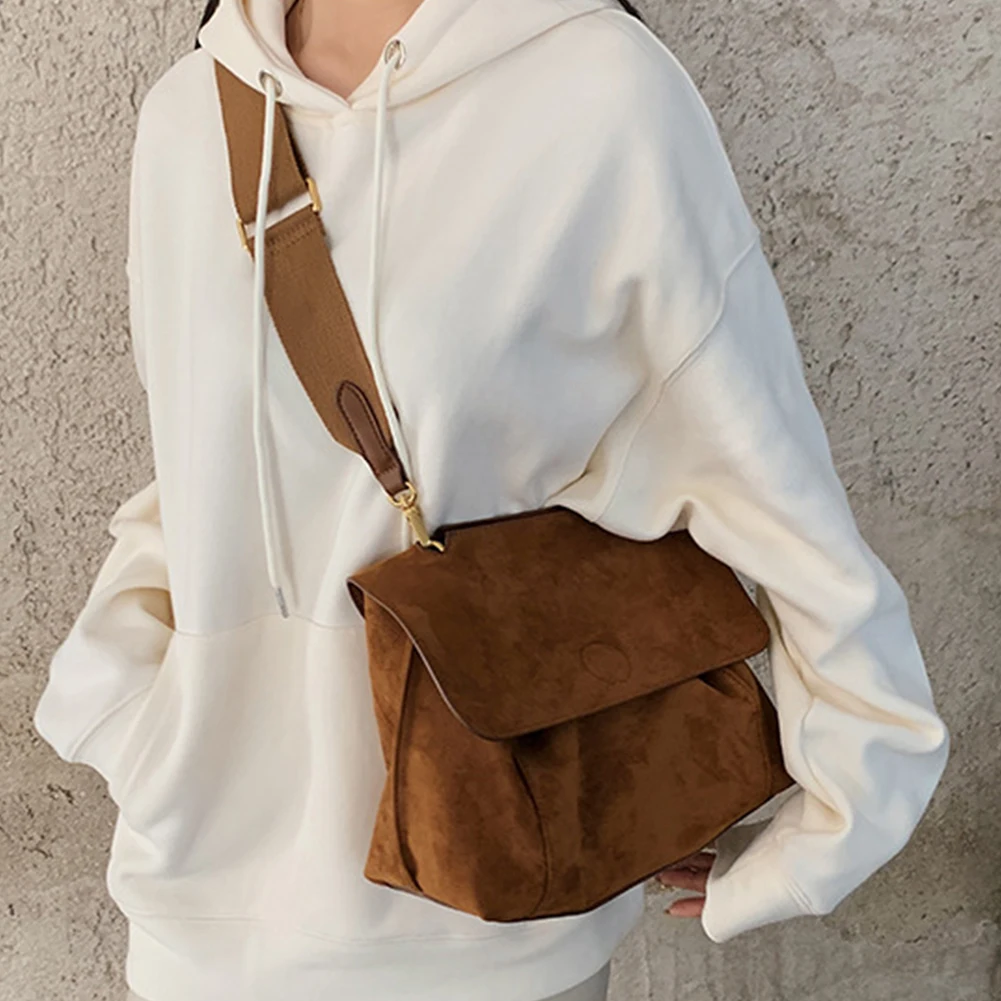 Autumn Winter Fleece Shoulder Bag Female Frosted Leather Crossbody Bag Retro Crossbody Bag Large Capacity Messenger Bag сумка
Autumn Winter Fleece Shoulder Bag Female Frosted Leather Crossbody Bag Retro Crossbody Bag Large Capacity Messenger Bag сумка