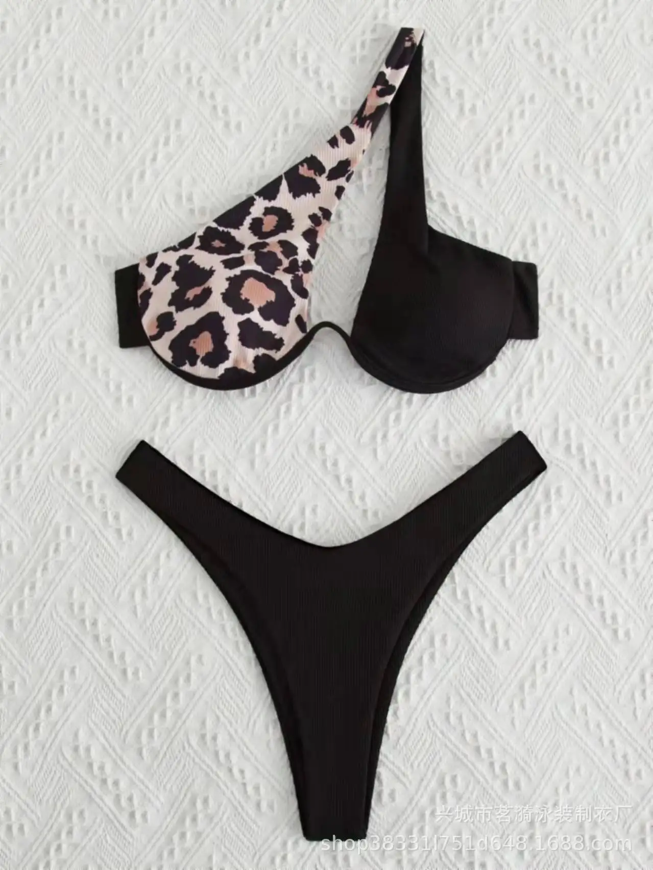 One Shouder Bikini 2022 Woman Solid Sexy Swimwear Feminine Bikinis Set Woman 2 Pieces Beach Outfits for Women Swimsuit Beachwear
One Shouder Bikini 2022 Woman Solid Sexy Swimwear Feminine Bikinis Set Woman 2 Pieces Beach Outfits for Women Swimsuit Beachwear