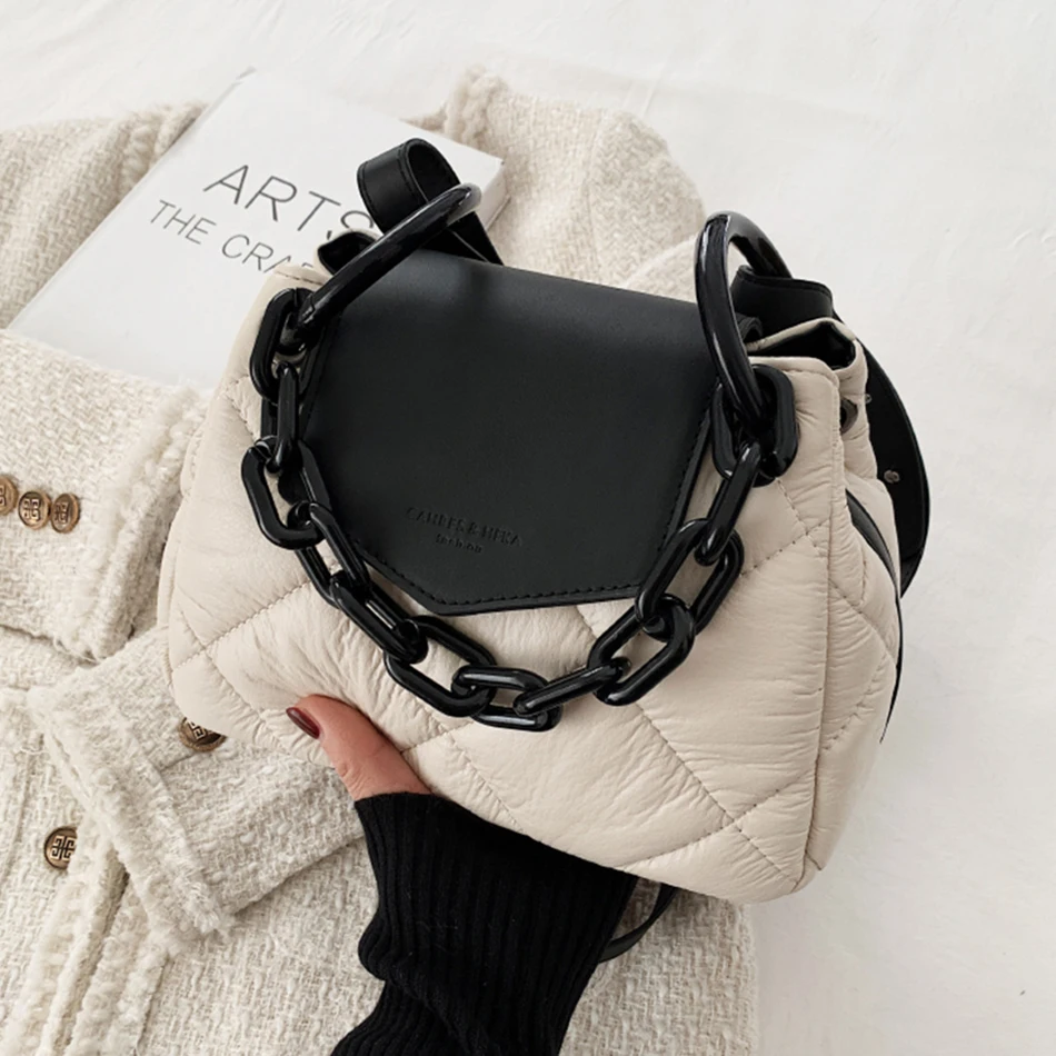 2022 Cute Small Tote Bags Luxury Quilted Soft PU Leather Women's Designer Handbag Fashion Branded Chains Shoulder Crossbody Bags
2022 Cute Small Tote Bags Luxury Quilted Soft PU Leather Women's Designer Handbag Fashion Branded Chains Shoulder Crossbody Bags