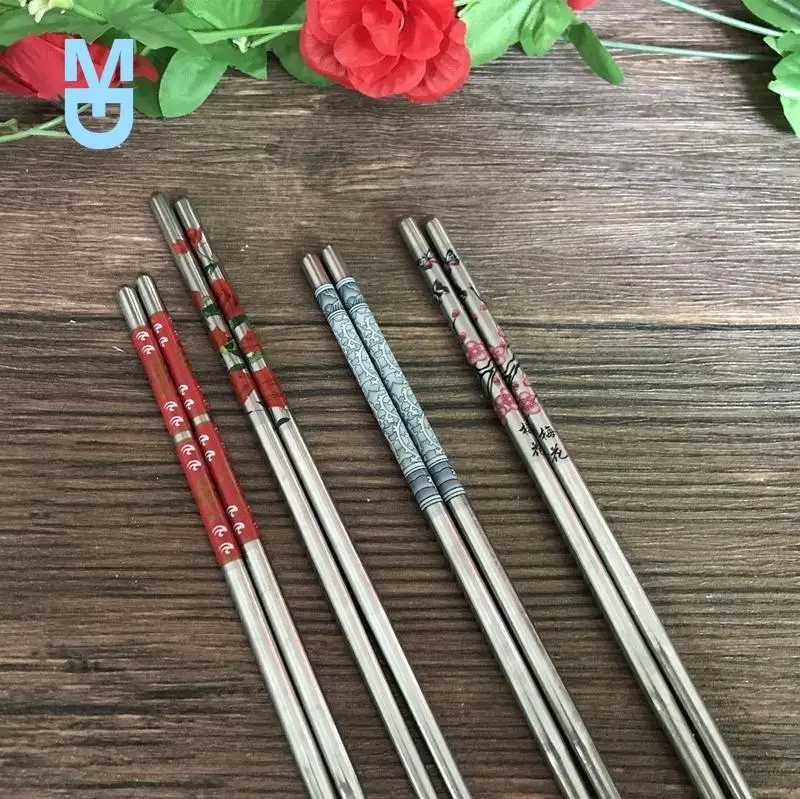 Новинка, палочки для еды из нержавеющей стали длиной, с белым цветочным узором, портативные многоразовые палочки для еды, 23 см, джинсовые шта...
Новинка, палочки для еды из нержавеющей стали длиной, с белым цветочным узором, портативные многоразовые палочки для еды, 23 см, джинсовые шта...