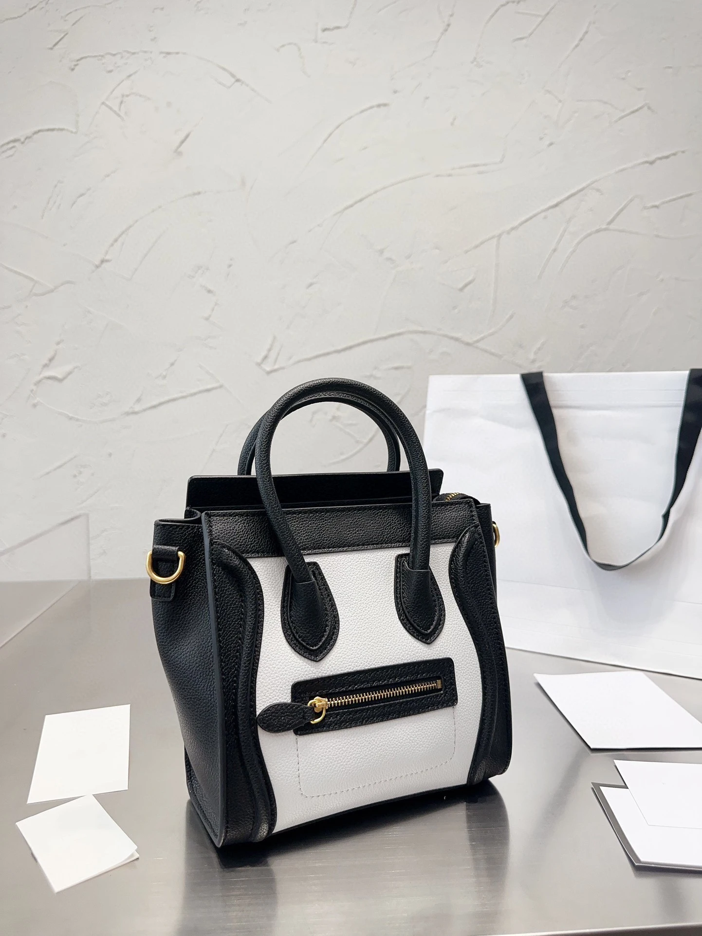 2023 Luxury designer High Quality ladies handbags portable shoulder single shoulder bag leather large capacity shopping handbag
2023 Luxury designer High Quality ladies handbags portable shoulder single shoulder bag leather large capacity shopping handbag