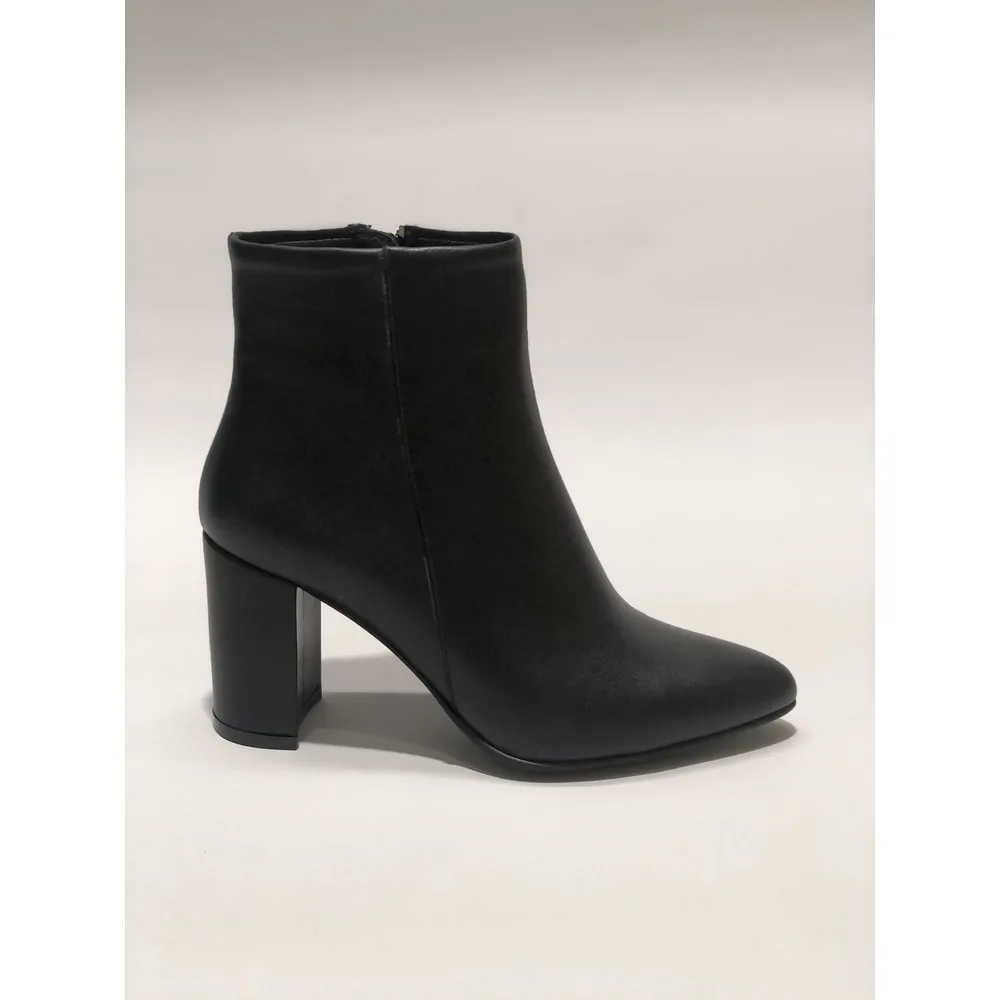 Базовый каблук Dorlie 110, левая лодка с элементами шитья 
Базовый каблук Dorlie 110, левая лодка с элементами шитья