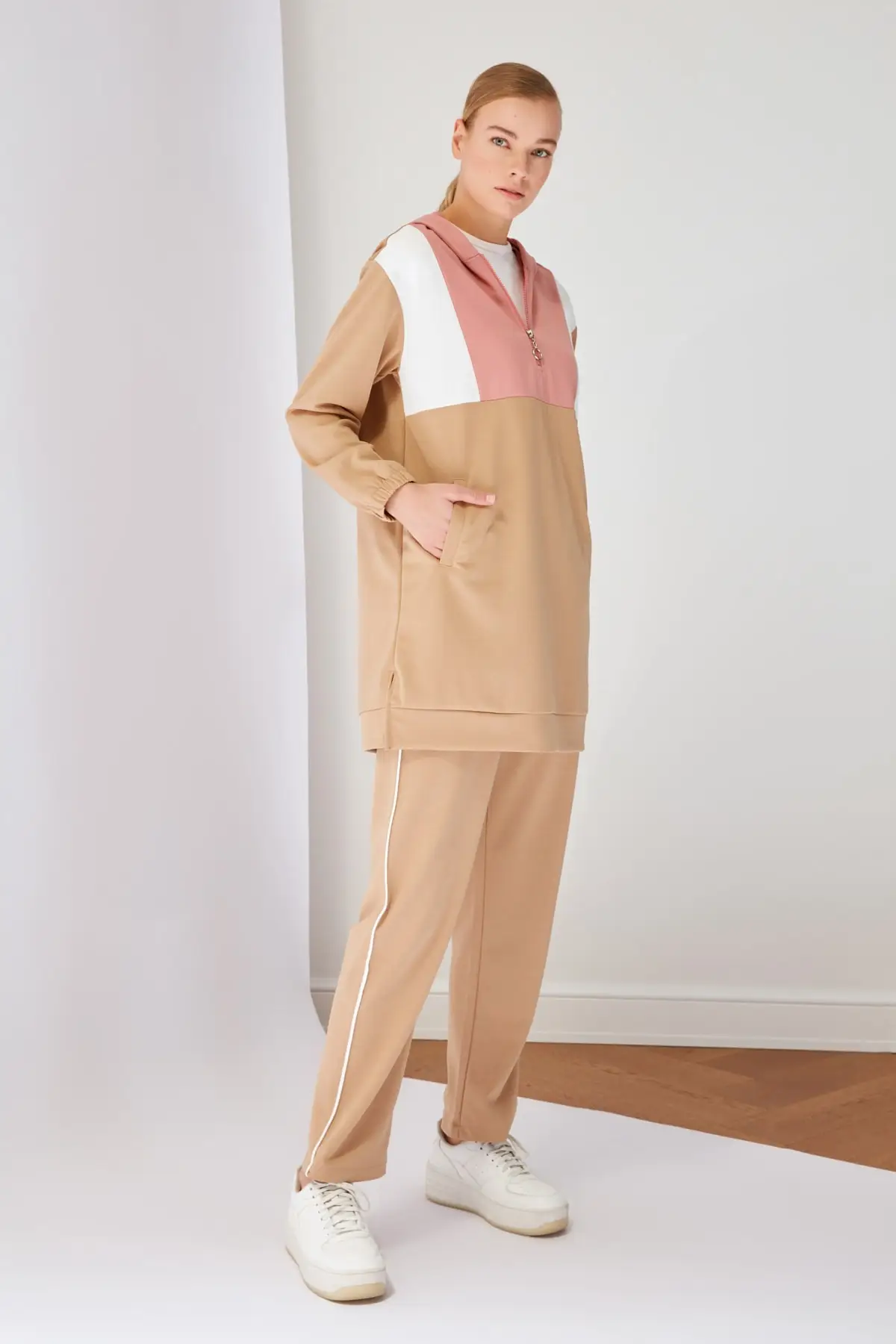 Trendyol Multicolour Hooded Panelli Tracksuit Set TCTSS21AU0207