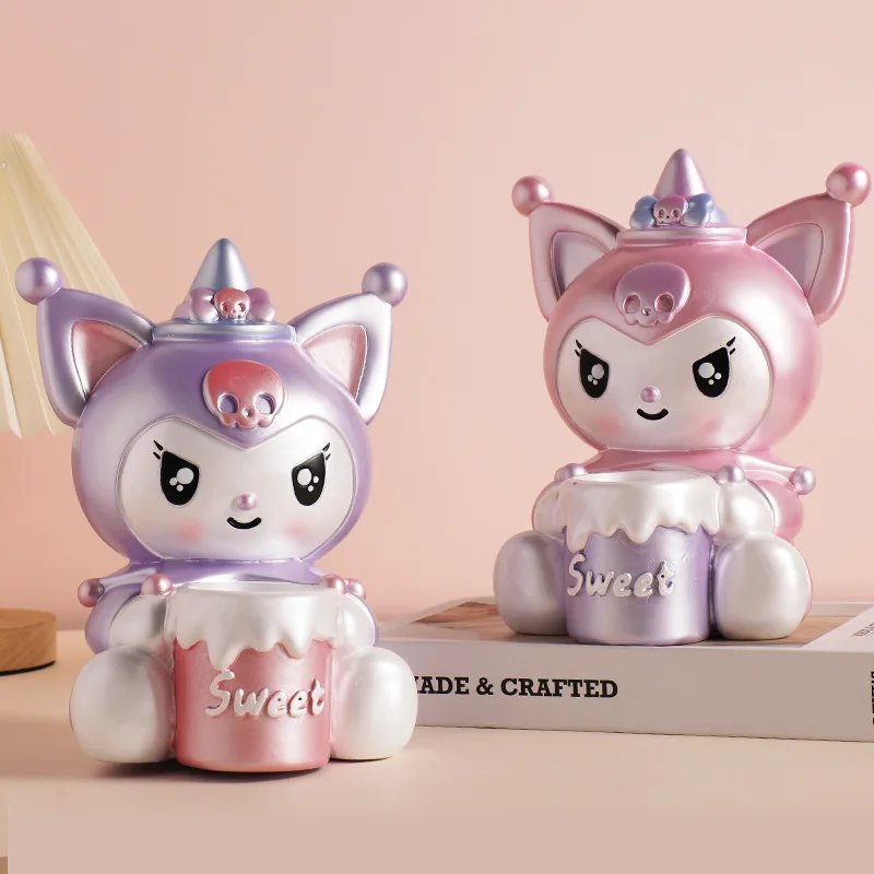Новинка, копилка Sanrio Kuromi, украшения, многофункциональные Украшения, милый держатель для ручек, Детская копилка, подарок на день рождения
Новинка, копилка Sanrio Kuromi, украшения, многофункциональные Украшения, милый держатель для ручек, Детская копилка, подарок на день рождения