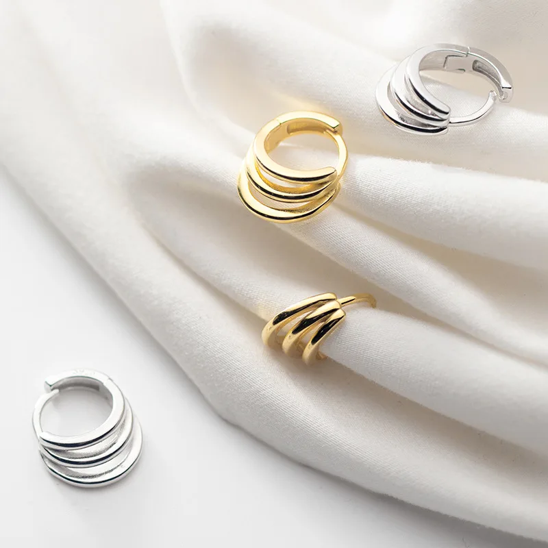 S925 Silver Temperament Three-layer Short Ear Buckle Hollow Fashion Earrings Women Jewelry
S925 Silver Temperament Three-layer Short Ear Buckle Hollow Fashion Earrings Women Jewelry