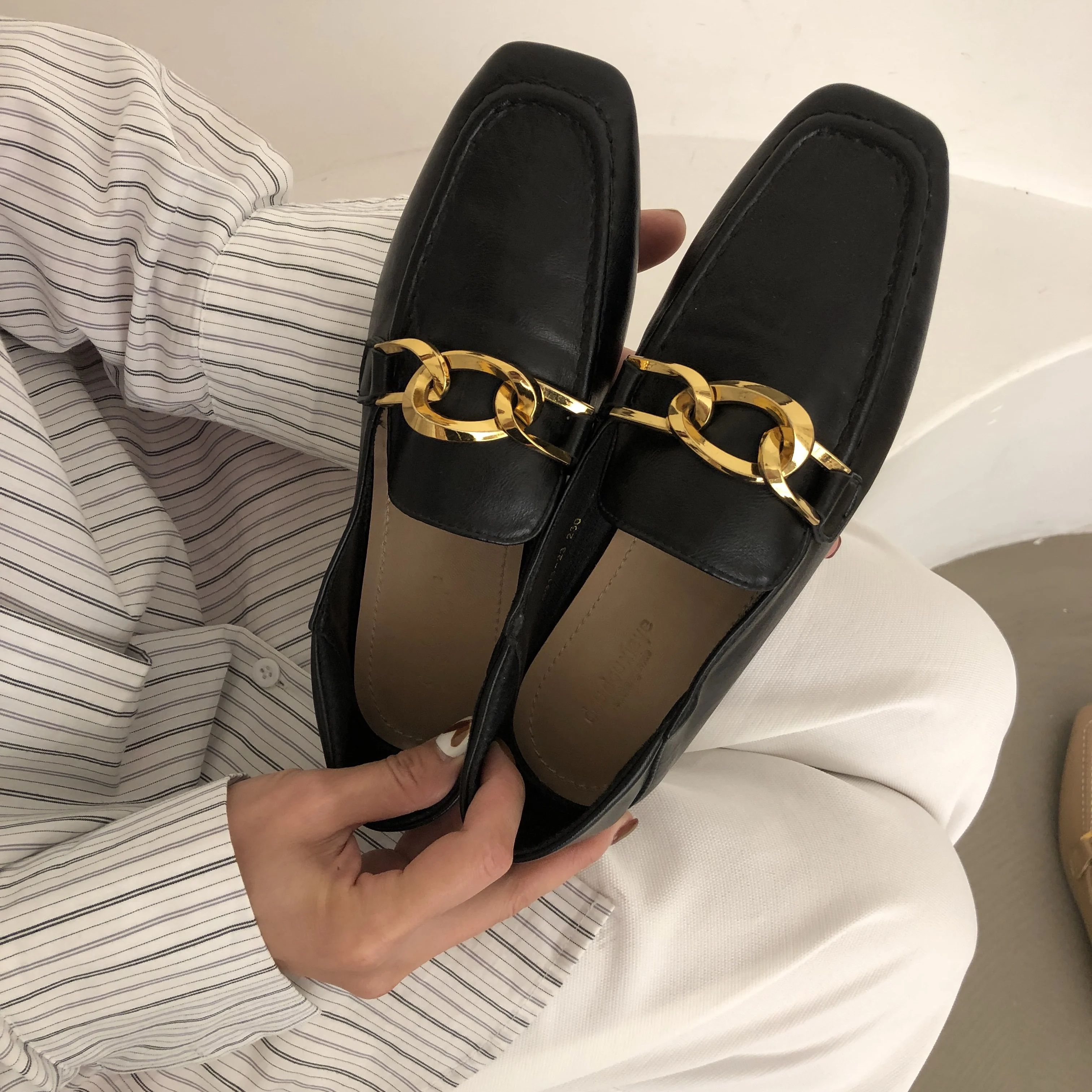 Женские туфли на плоской подошве, однотонные туфли без застежек, простые повседневные туфли для дома и улицы, Нескользящие, большие размеры,... 
Женские туфли на плоской подошве, однотонные туфли без застежек, простые повседневные туфли для дома и улицы, Нескользящие, большие размеры,...