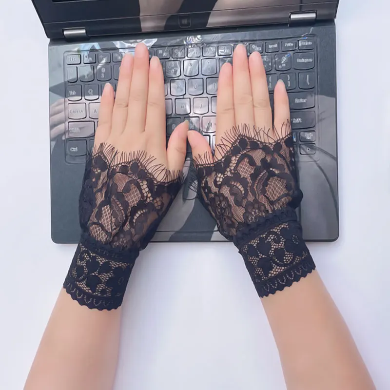 Fashion Female Sweater Fake Sleeves Hollow Out Crochet Floral Lace Horn Cuffs Embroidery Flounces Ruffles Elastic Wrist Warmers
Fashion Female Sweater Fake Sleeves Hollow Out Crochet Floral Lace Horn Cuffs Embroidery Flounces Ruffles Elastic Wrist Warmers