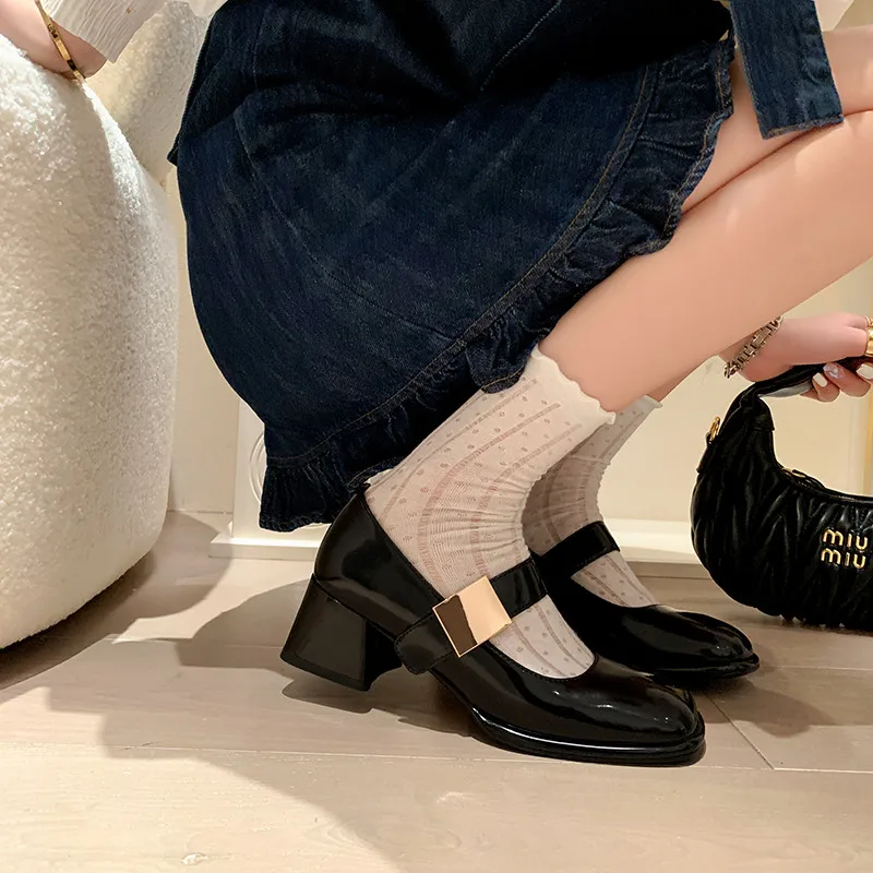 MKKHOU Fashion Women Shoes New High Quality True Leather Round Head Mid Heel Mary Janes Shoes Sweet Lolita Style
MKKHOU Fashion Women Shoes New High Quality True Leather Round Head Mid Heel Mary Janes Shoes Sweet Lolita Style