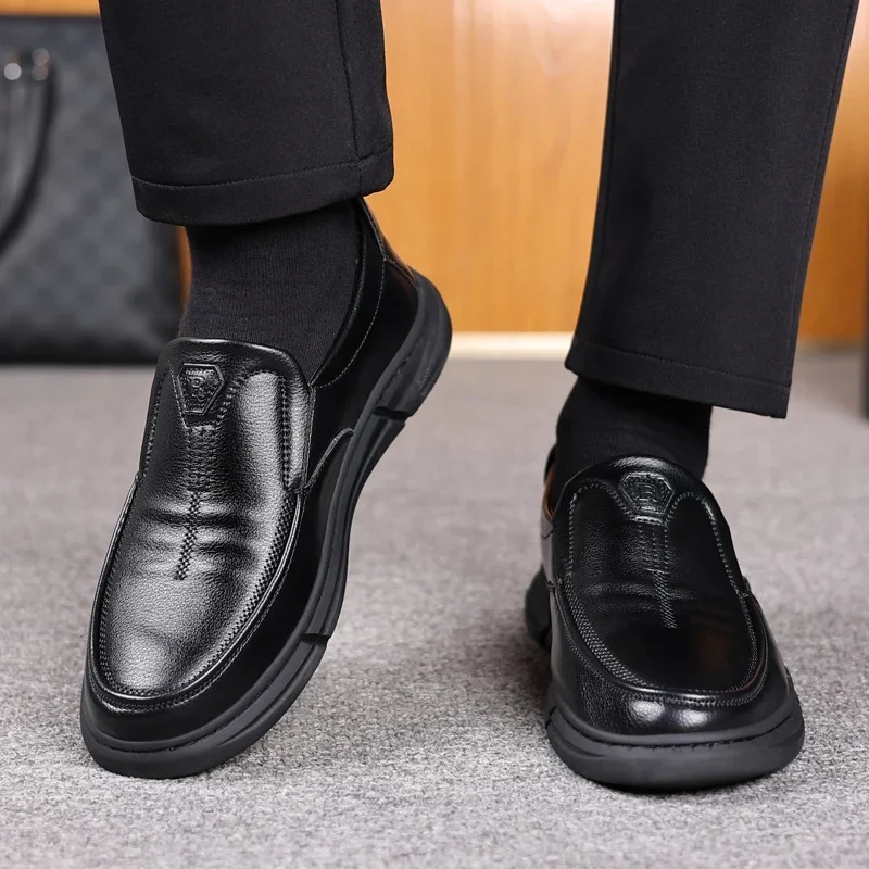 Men's Shoes 2023 Slip-on Men Leather Casual Shoes Hot Sale Round Head High Quality Sewing Comfortable Anti-slip Men's Shoes
Men's Shoes 2023 Slip-on Men Leather Casual Shoes Hot Sale Round Head High Quality Sewing Comfortable Anti-slip Men's Shoes