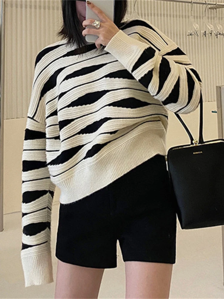 Womens Clothing Winter Sweater Tops Loose Pullover Casual Korean Fashion Print Striped Knitted Pullover for Women Jumper Female
Womens Clothing Winter Sweater Tops Loose Pullover Casual Korean Fashion Print Striped Knitted Pullover for Women Jumper Female