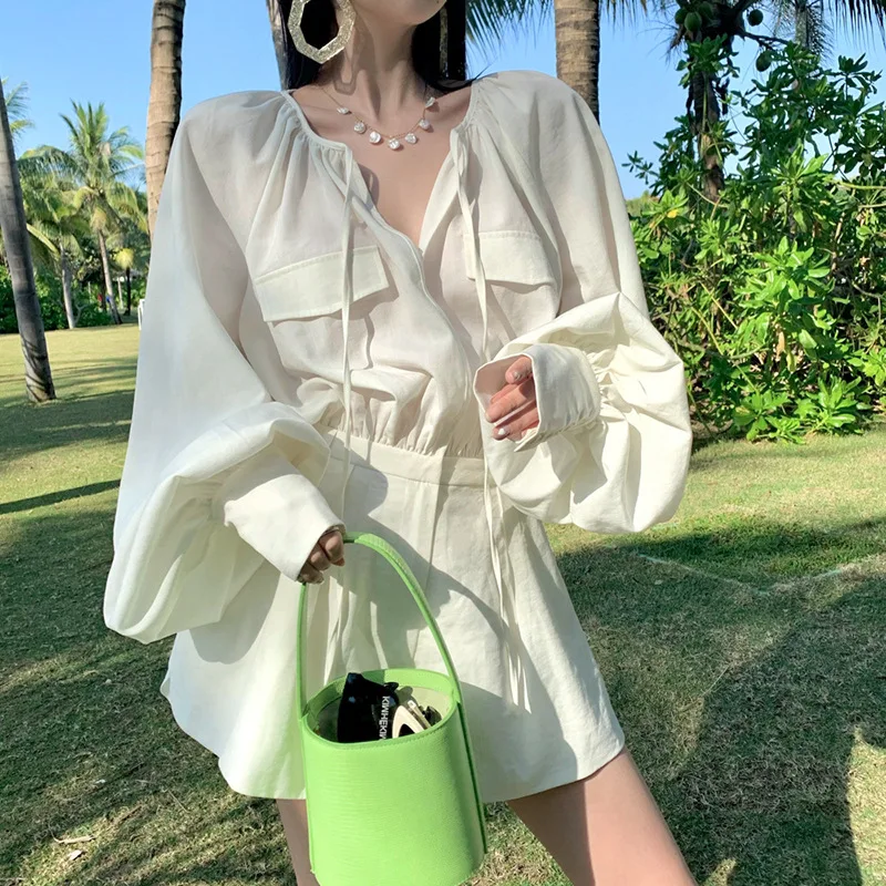 Autumn and Summer New Style Fashion Waist Long-sleeved Chest Tie Casual Short Jumpsuit Outfits for Women Club Party Women Party
Autumn and Summer New Style Fashion Waist Long-sleeved Chest Tie Casual Short Jumpsuit Outfits for Women Club Party Women Party