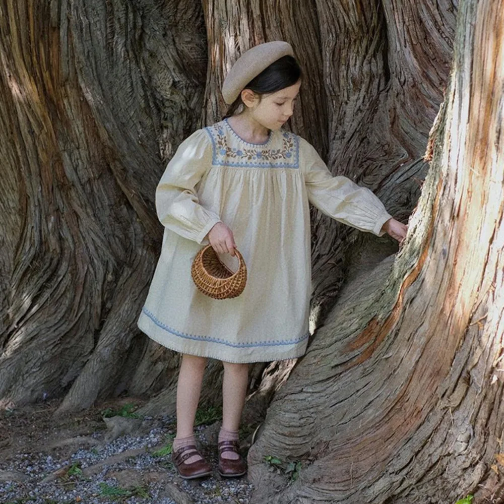 Ins Children's Clothing 2022 New Long Sleeve Washing Cotton Skirt Heavy Industry Embroidery Temperament Dress Elegant Frocks
Ins Children's Clothing 2022 New Long Sleeve Washing Cotton Skirt Heavy Industry Embroidery Temperament Dress Elegant Frocks