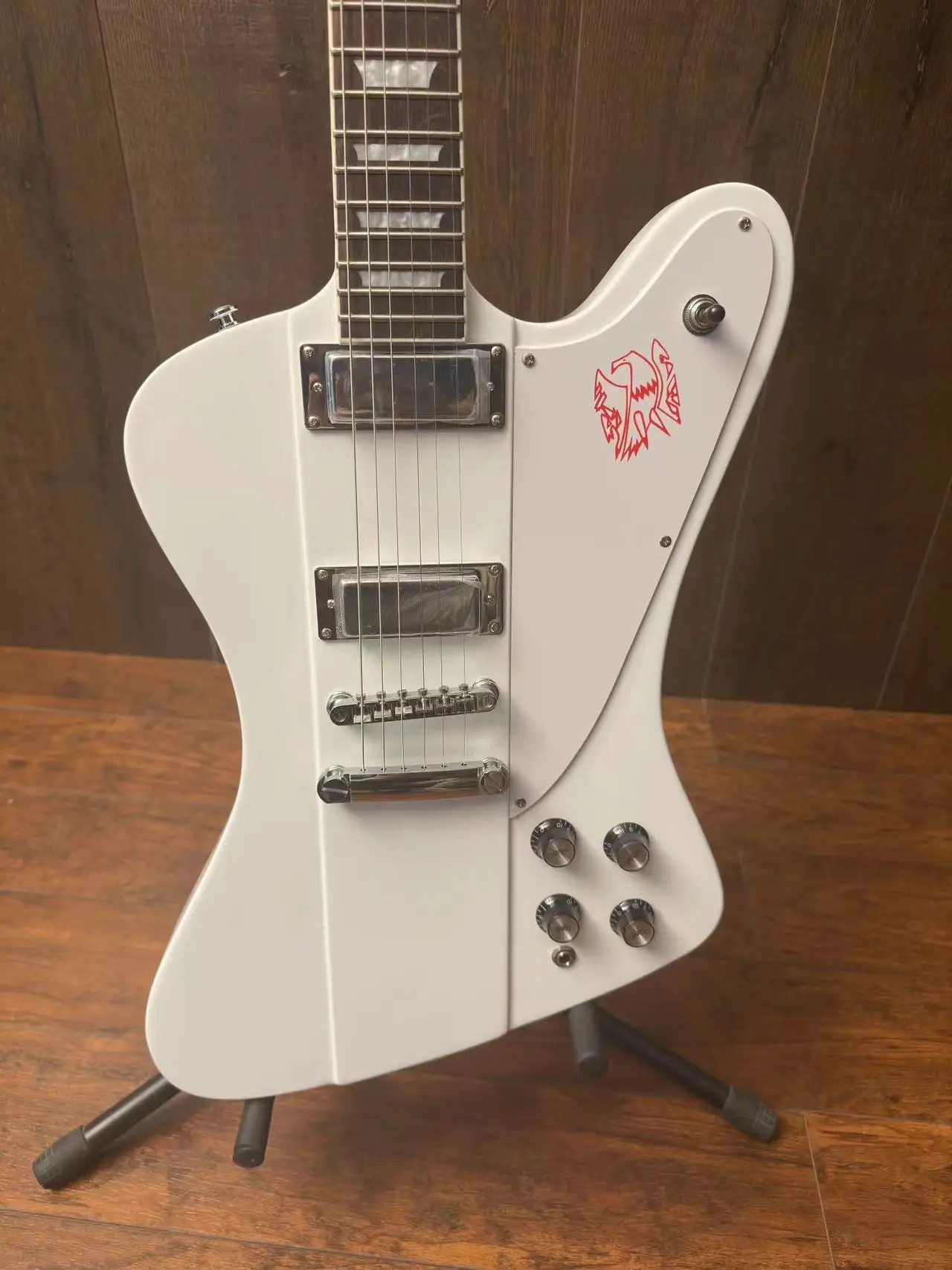 Firebird guitar, rock guitar, solid wood guitar, super sound, super feel, free delivery home
Firebird guitar, rock guitar, solid wood guitar, super sound, super feel, free delivery home