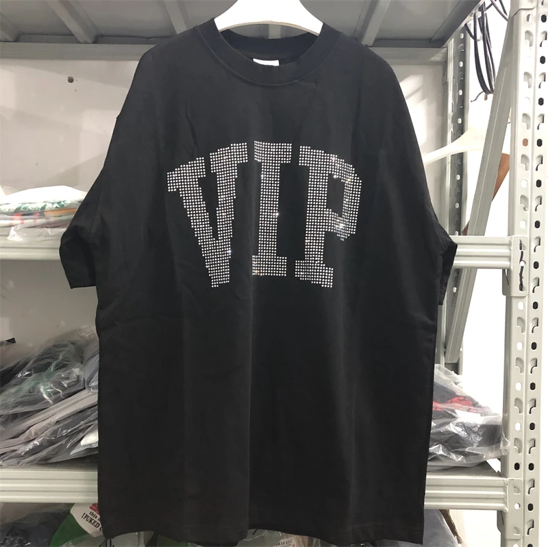 Top Version Washed Rhinestone Vetements LIMITED EDITION Logo T Shirt Men Women Oversize Black Casual T-shirt Tops Tee
Top Version Washed Rhinestone Vetements LIMITED EDITION Logo T Shirt Men Women Oversize Black Casual T-shirt Tops Tee