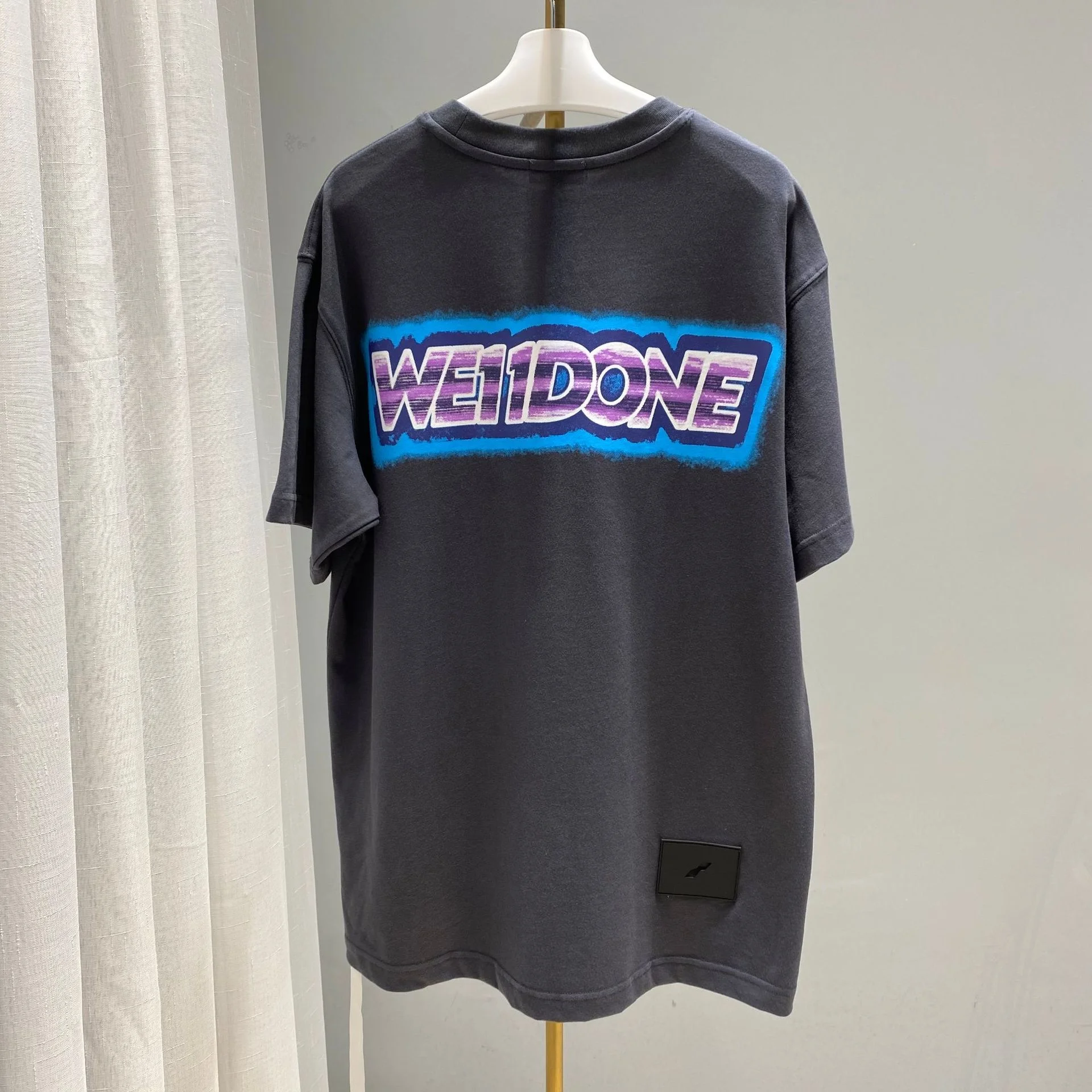 2021 New Style We11done Back Reflective Colorful Print T Shirt Men Women 1:1 Best Quality High Street WE11DONE T Shirts Top
2021 New Style We11done Back Reflective Colorful Print T Shirt Men Women 1:1 Best Quality High Street WE11DONE T Shirts Top